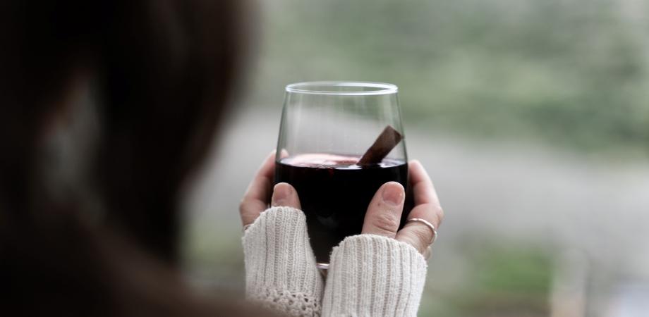 vinul fiert contine alcool